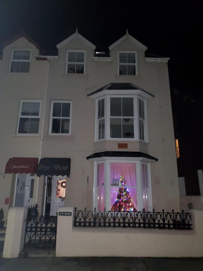 Ivy Bank Guest House, Tenby Exterior photo